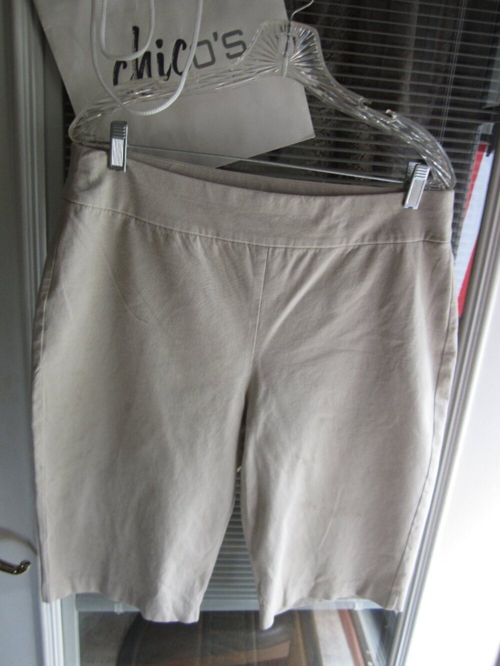Chico's So Slimming sz 2 shorts